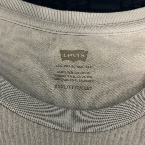 Levi’s Men’s Hang Loose Light Blue T-Shirt - Picture 2 of 2